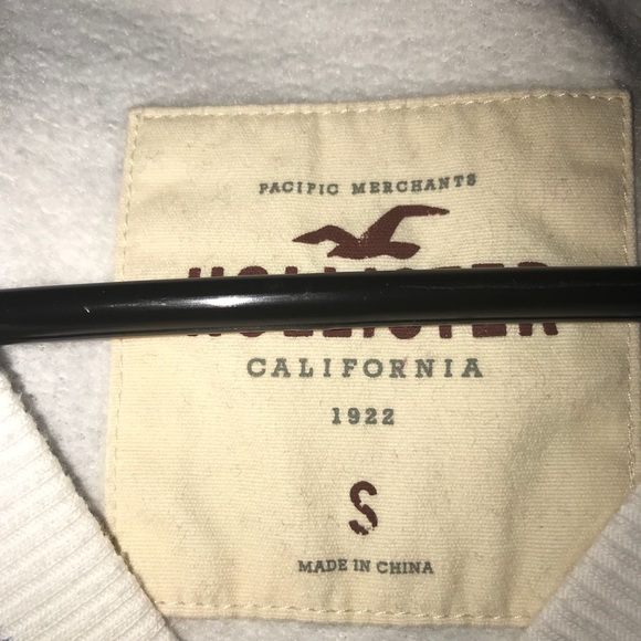 Hollister oversized sweatshirt! - Picture 3 of 5